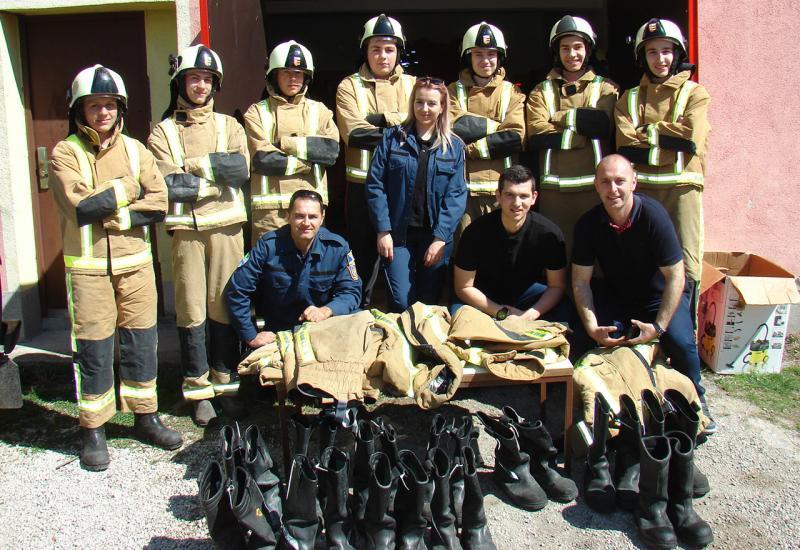 Izaslanstvo DVD Bosanska Krupa u posjeti mladim vatrogascima VD Turbe - Vatrogasac-vatrogascu i ovaj put na djelu