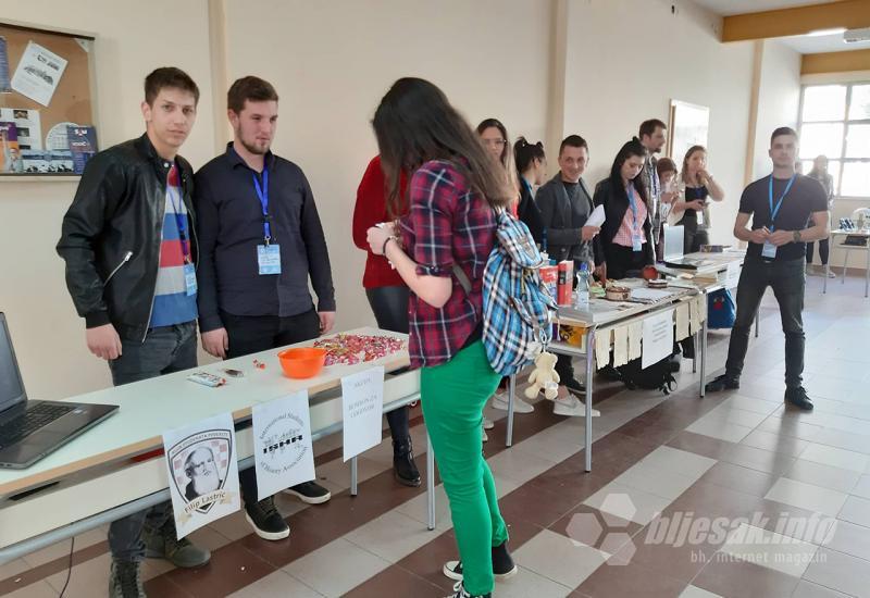 Sajam udruga u Mostaru - Sajmom udruga studenti poslali poruku