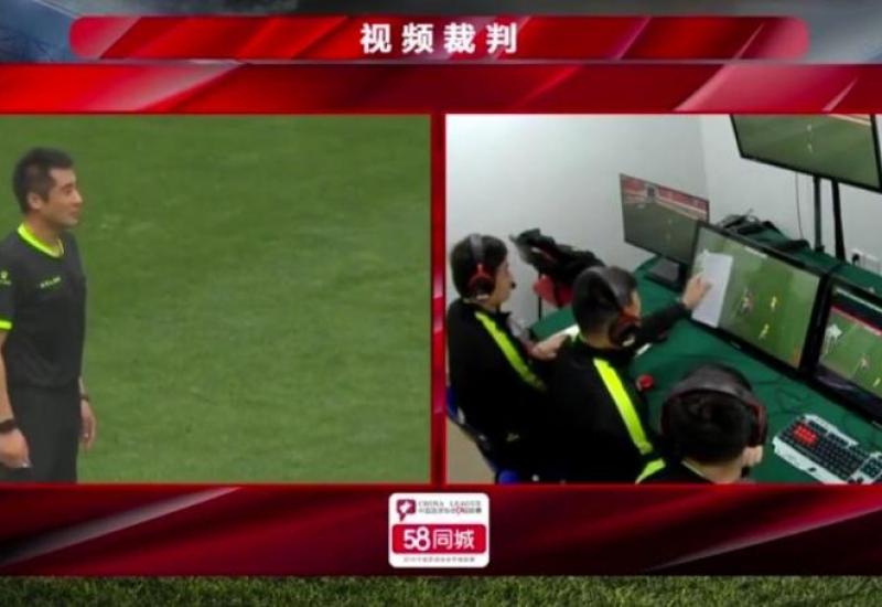 Kinezi su zadnjih godina zaluđeni nogometom - VAR nije u vinklo: Kineski suci ocjenjivali zaleđe listom papira!?