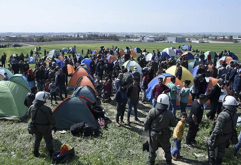 Veliki val: Migranti se spremaju pješice prijeći Balkan
