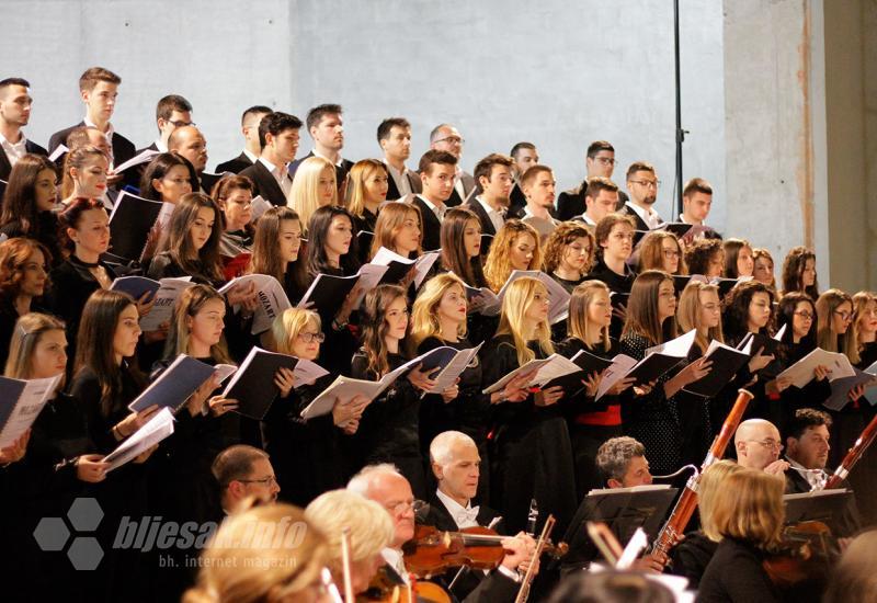 Akademski zbor Pro musica nakon šest godina izveo Mozartov Requiem - Akademski zbor Pro musica nakon šest godina izveo Mozartov Requiem u Mostaru