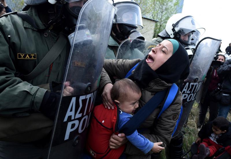 Sukob policije i migranata u Grčkoj - Grčka: Sukobili se migranati i policije, ispaljen i suzavac