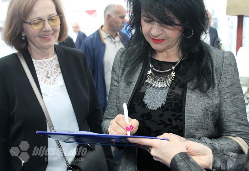 Prikupljanje potpisa za inicijativu Klima bez dima na Sajmu u Mostaru - Inicijativa 