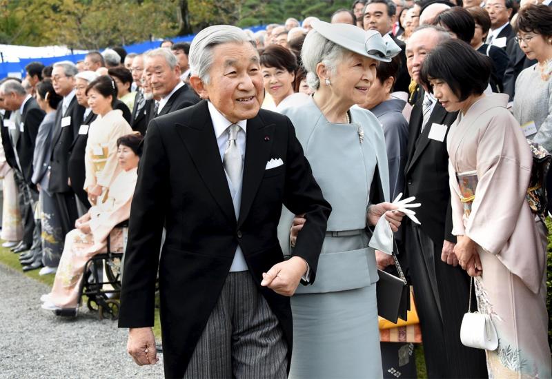 Japanski car i carica slave 60 godina braka