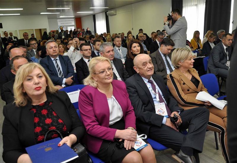 Konferencija: Gospodarstvo - ključni čimbenik razvoja društva - Mostar okupio brojne gospodarstvenike iz BiH i zemalja regije