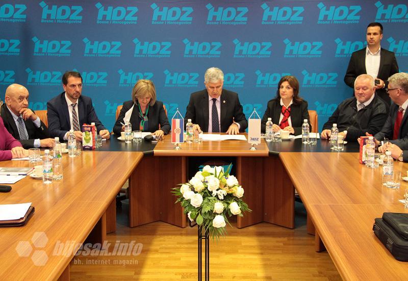 HDZ BiH osuđuje ''zapaljivu retoriku SDA i opstrukciju uspostave vlasti''