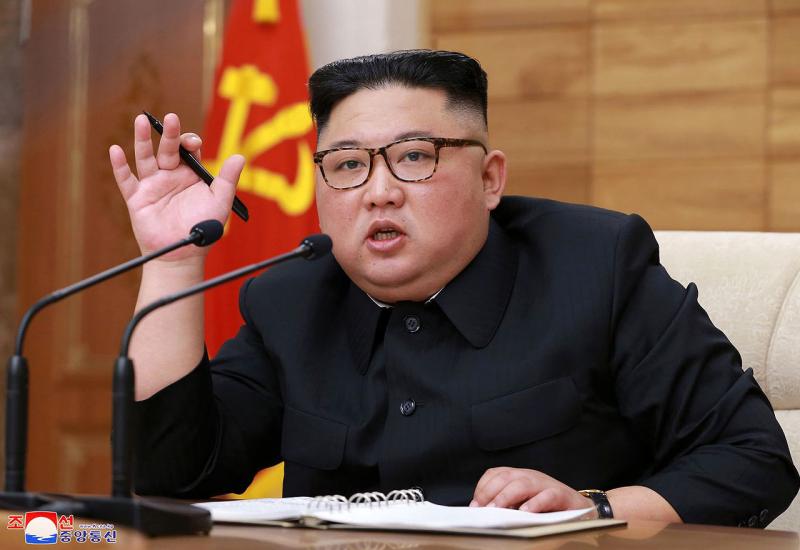 Novi ustav proglasio Kima čelnikom države