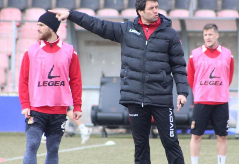 Cihat Arslan  - Arslan trojicu igrača poslao u juniorski tim 