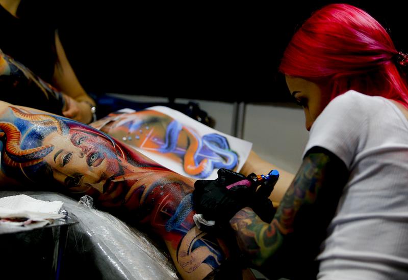 Festival tetovaža u Moskvi - Tatoo majstori iz svih dijelova svijeta na festivalu tetovaža