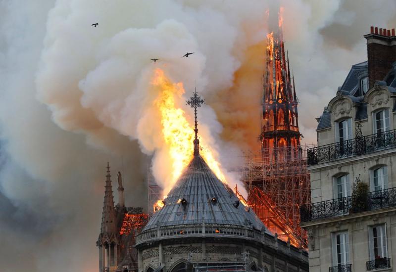  Pogodili ga naslovi srpskih medija o požaru Notre Dame