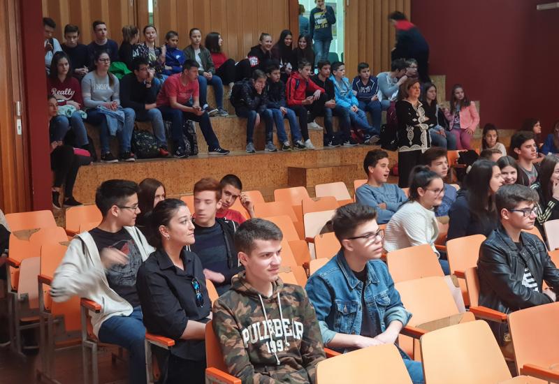 Kviz učenika osnovnih škola Mostara - Mostar: Osnovci na kvizu znanja