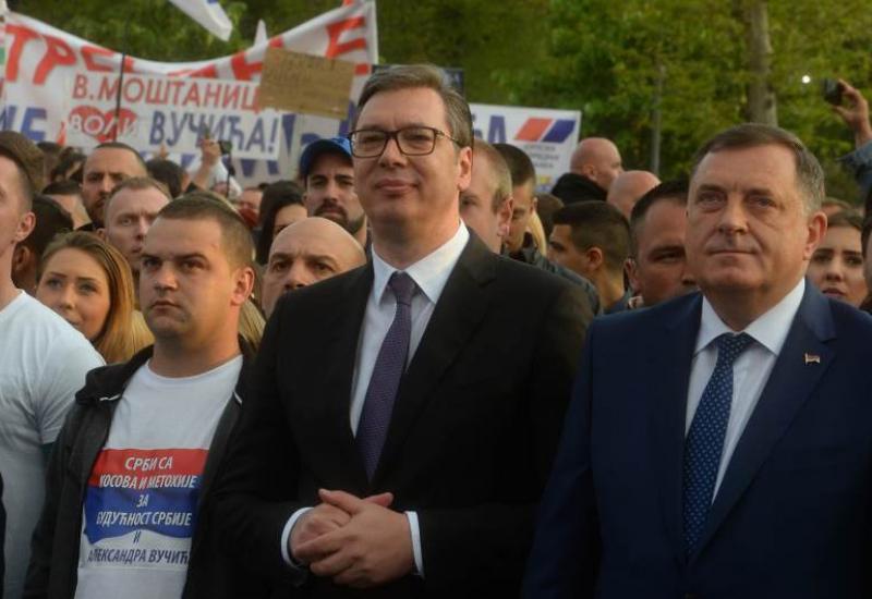 Dodik uz taktove Ace Lukasa na Vučićavom mitingu - Dodik uz taktove Ace Lukasa na Vučićavom mitingu