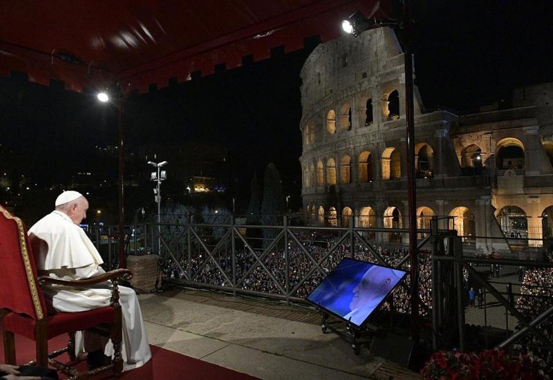 Na Veliki petak Papa slušao potresne priče o trgovini ljudima