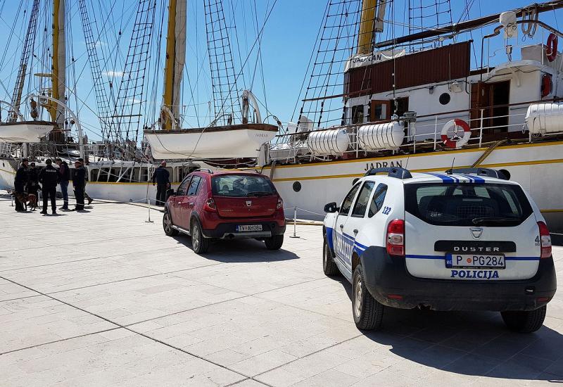 Na brodu Jadran zaplijenjeno 50 kg kokaina, uhićen dočasnik