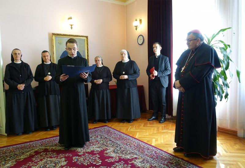 Kardinal Puljić primio prve čestitare