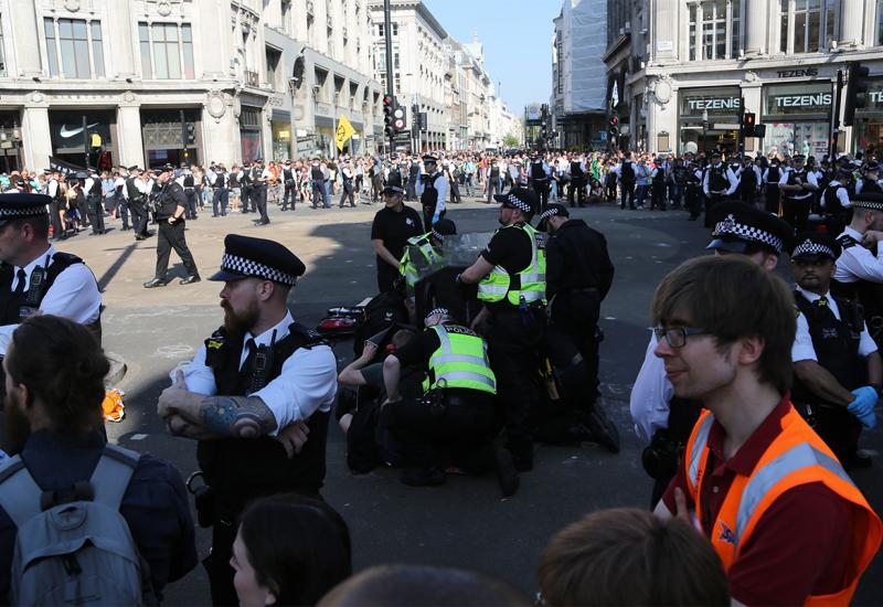 Prosvjed aktivista za zaštitu okoliša - Brojna uhićenja u Londonu