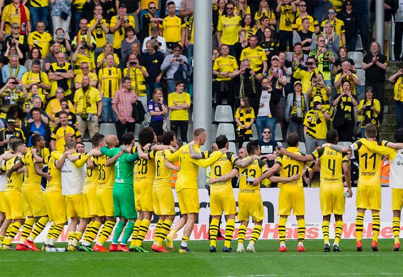 Borussia kaznila navijače