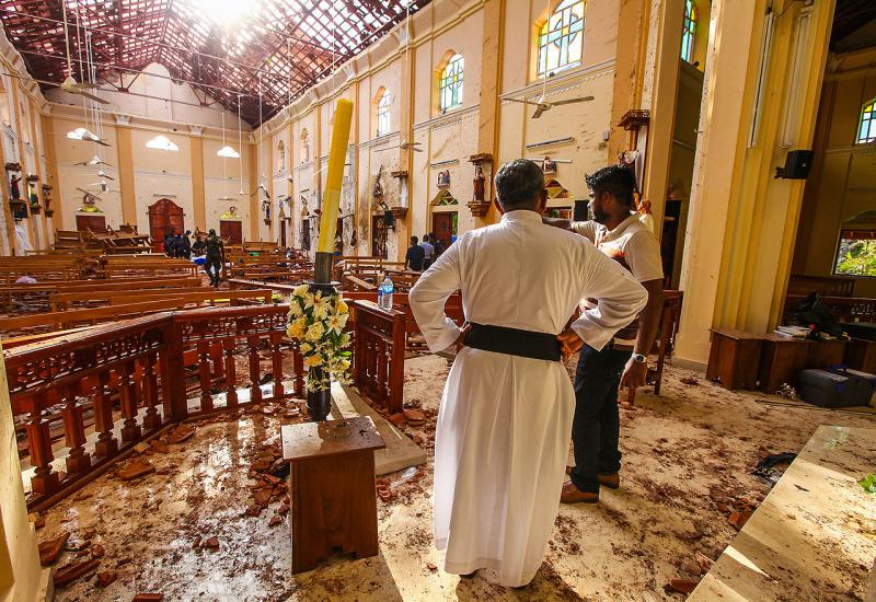 Napadnuta crkva svetog Sebastijana (Šri Lanka) - Cijela zemlja tuguje za milijarderom kojemu je u Šri Lanki ubijeno troje djece