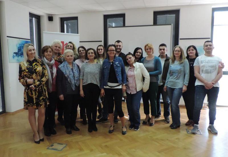 Mostar: Počele obuke za njegovatelje osoba s demencijom   