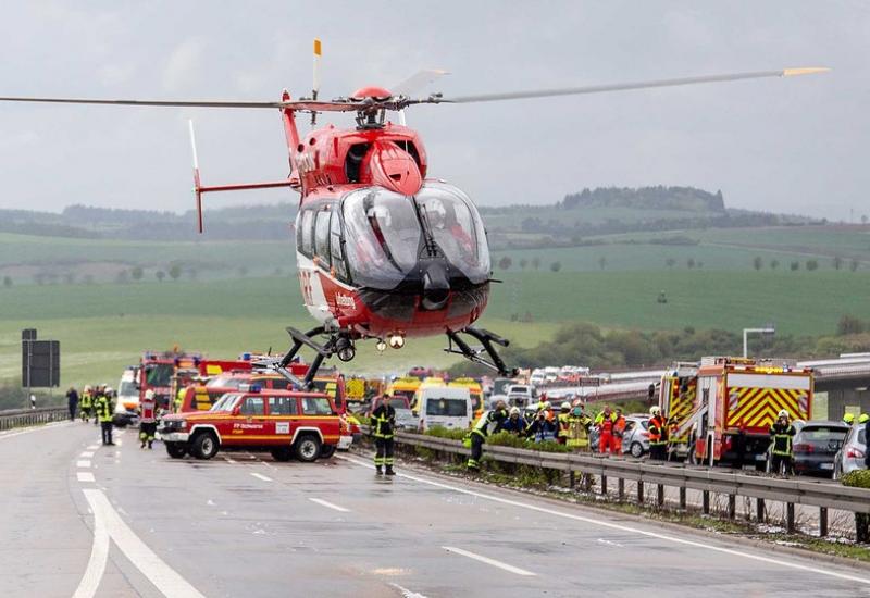 Sudjelovala su dva policijska helikoptera - Veliki lančani sudar u Njemačkoj