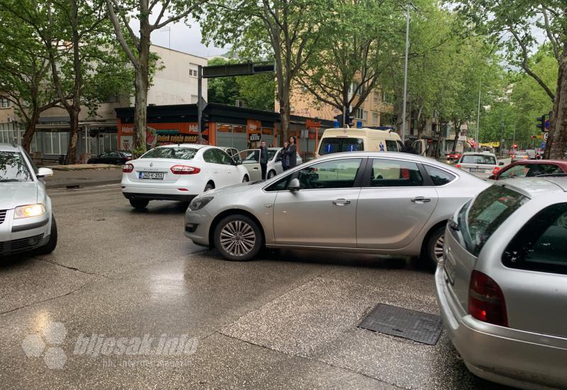 Manji sudar stvorio veće gužve u Mostaru - Kada ne radi semafor ... 