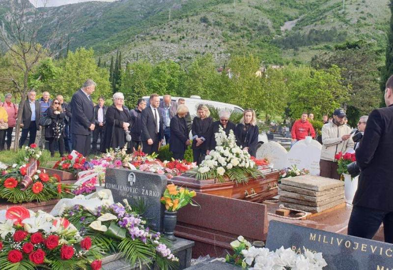 Željko Markotić sahranjen je na Gradskom groblju Sutina - U Mostaru sahranjen dugogodišnji ton majstor Željko Markotić - Pinđa