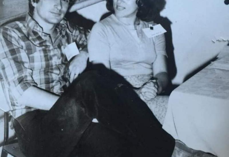 Željko Markotić i njegova biša supruga Mersija, djevojački Hadžić, na nekadašnjejm Radio Mostaru - U Mostaru sahranjen dugogodišnji ton majstor Željko Markotić - Pinđa