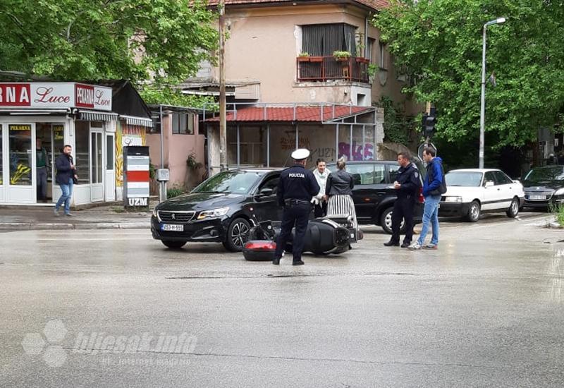 Sudar automobila i motocikla - Mostar: Sudarili se osobni automobil i motocikl