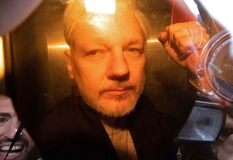 Assange je podvrgnut 'psihičkoj torturi'