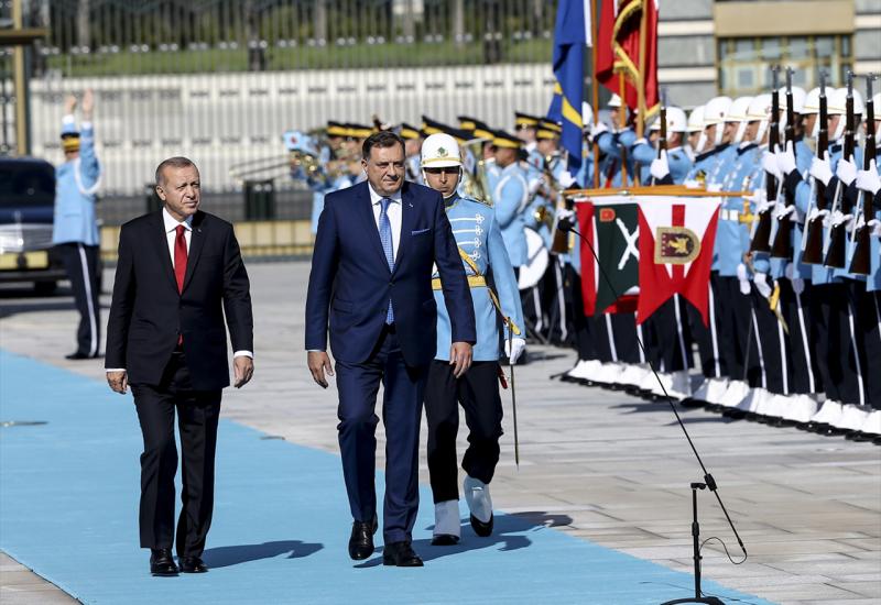 Erdogan  i Dodik potpisali  sporazum o trgovinskoj suradnji  i protokol o izgradnji autoceste Sarajevo-Beograd