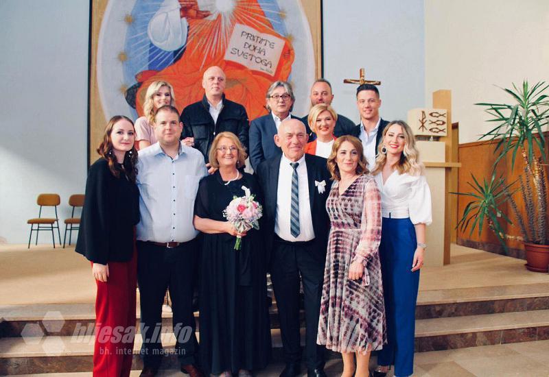 Zajednička fotografija s članovima obitelji - Široki Brijeg: Ivan i Janja Soldo proslavili zlatni pir