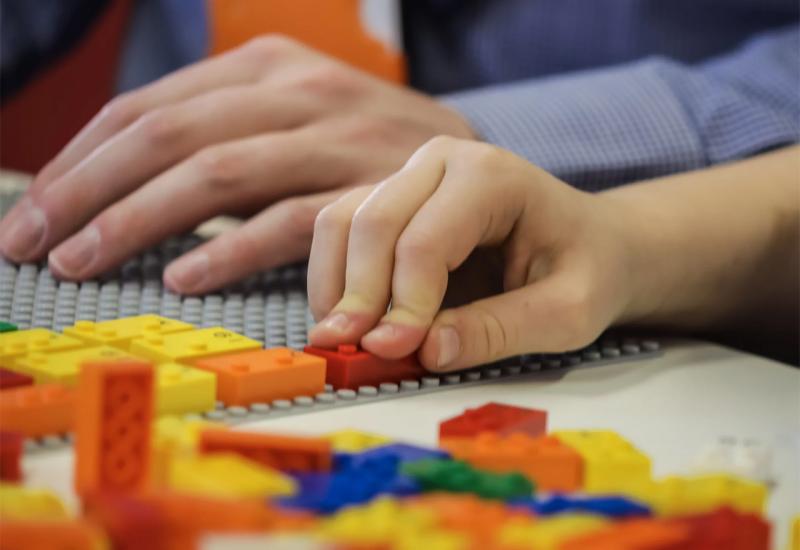 Lego kocke za slijepu i slabovidnu djecu