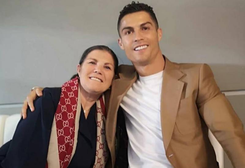 Ronaldo s majkom Marijom Dolores - 