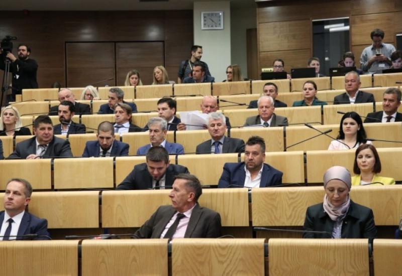 Zastupnički dom Parlamenta Federacije BiH - Donijeti državni zakon o zabrani negiranja genocida