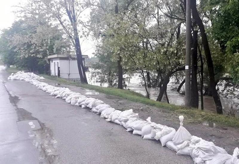 Poplave: Vojska je zadnja za pomoć