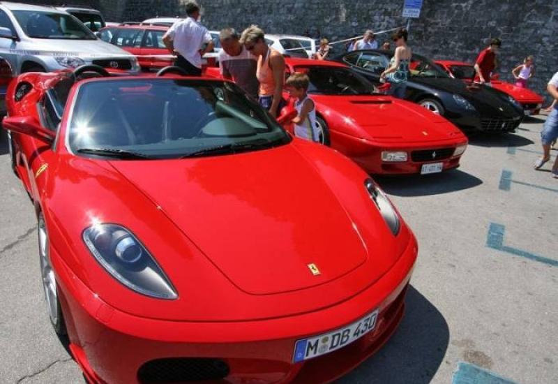 Ferrari - Ferarri vrijedan milijune ukraden tijekom probne vožnje