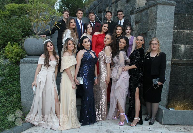 Maturalna zabava Gimnazije Mostar - FOTO | Mostarski gimnazijalci zasjali na maturalnoj večeri