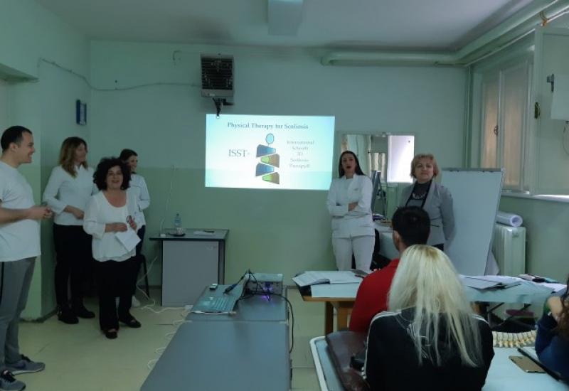 U Mostaru edukacija o liječenju skolioze - Skolioza  sve češći problem kod djece