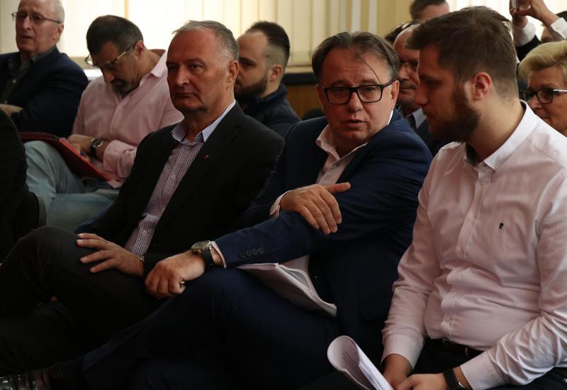 SDP BiH:  Izlaznost na izborima do 14 sati oko 50 posto
