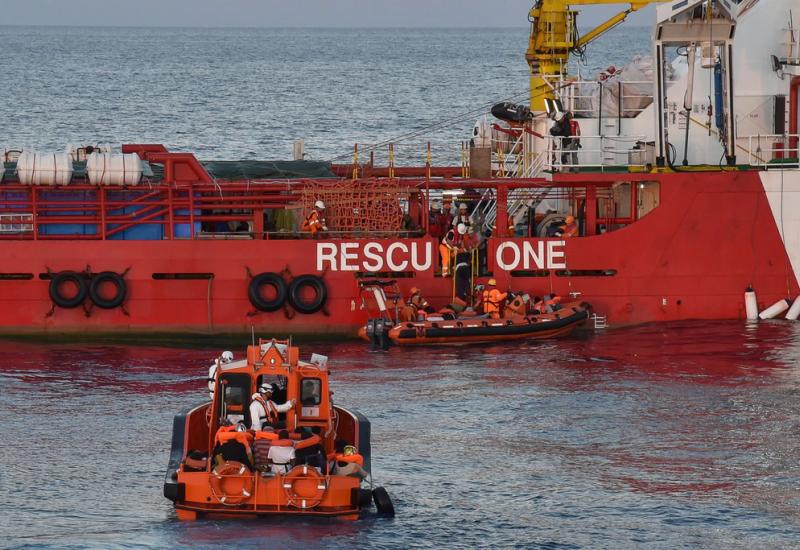 Talijanska policija zaplijenila spasilački brod, iskracano 47 migranata