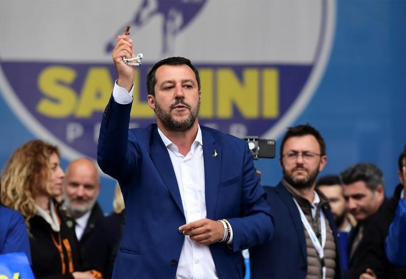 Salvini kaže da je talijanska vlada gotova i traži izbore