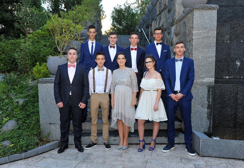 FOTO | Zablistali maturanti Srednje prometne škole Mostar