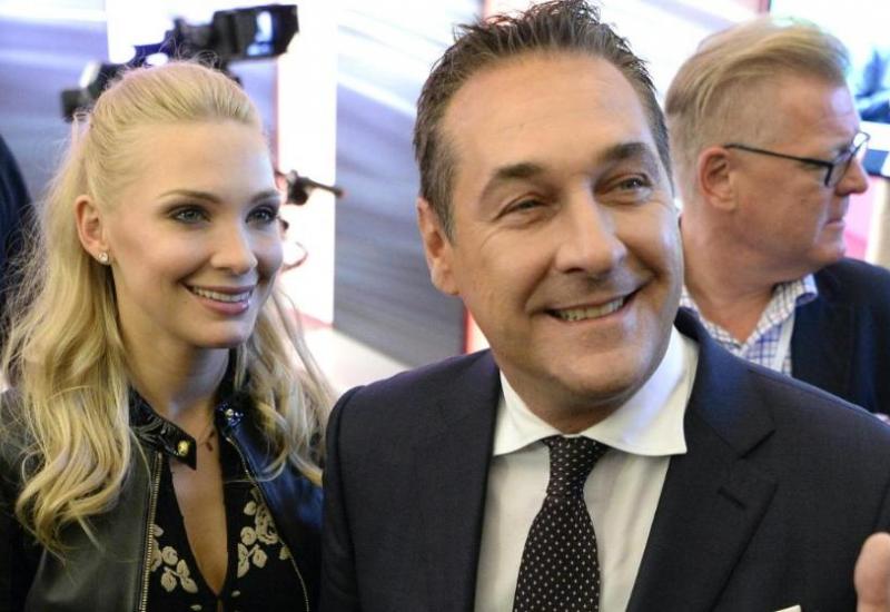 Nakon skandala: Bivšeg vicekancelara Strachea ostavila i mlada supruga