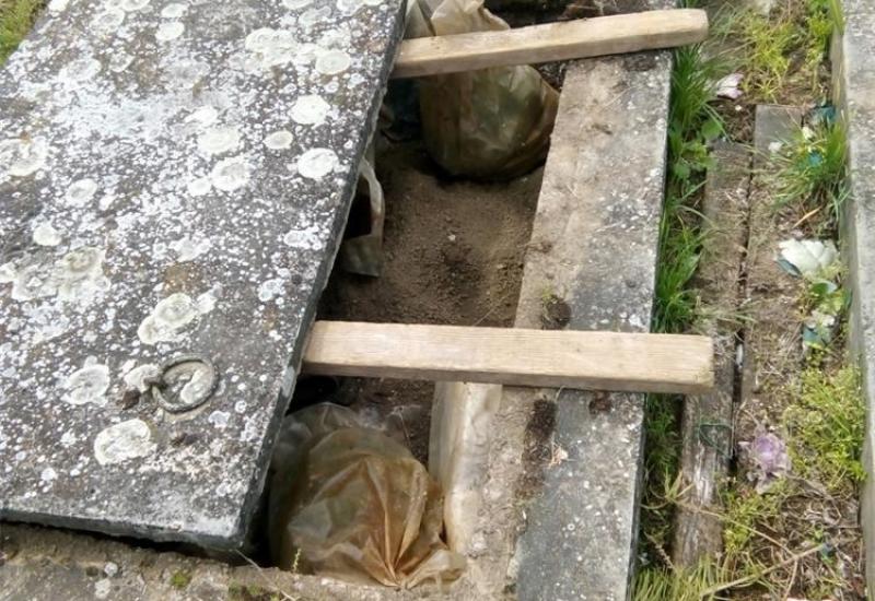 U grobnici osobe preminule 1945. pronađeno oružje I eksploziv - U grobnici osobe preminule 1945. pronađeno oružje I eksploziv