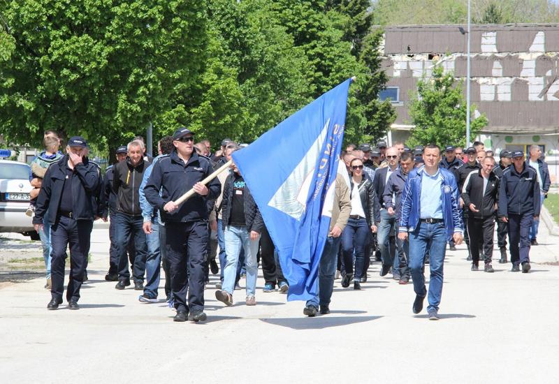 Livno: U tijeku prosvjed pripadnika MUP Kantona 10 - Livno: U tijeku prosvjed pripadnika MUP Kantona 10