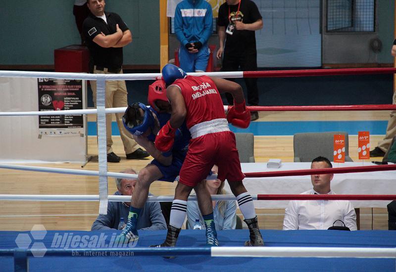 Detalj iz borbe na boks turniru - Mostar: Počelo 15. izdanje međunarodnog turnira u boksu za mlade