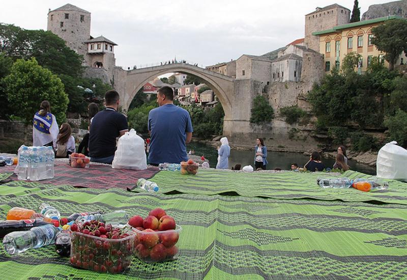 Mostar: Nepoznate osobe ilegalno skupljaju sadekatu-l-fitr