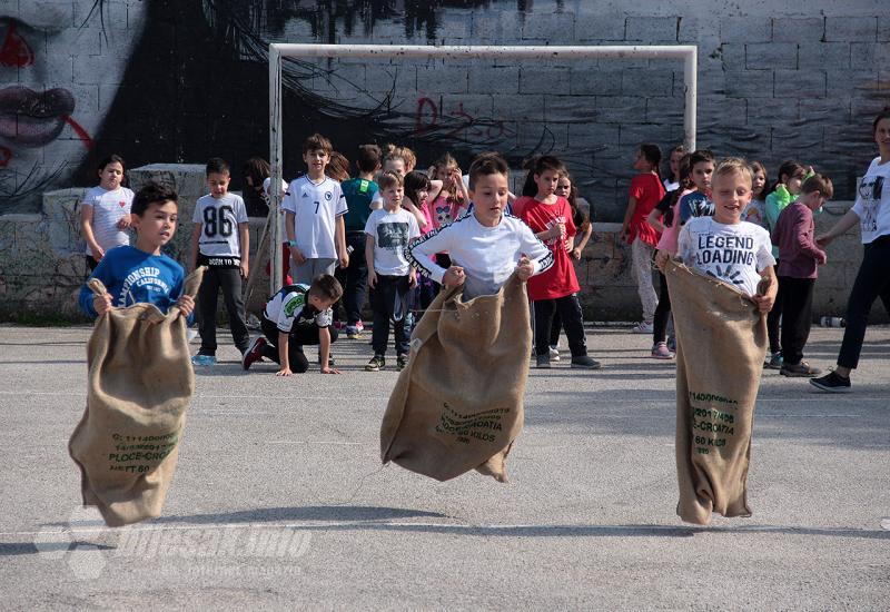 Održan Dan prijateljstva - za našeg Erhana u Šestoj osnovnoj školi Mostar - Održan Dan prijateljstva - za našeg Erhana u Šestoj osnovnoj školi Mostar