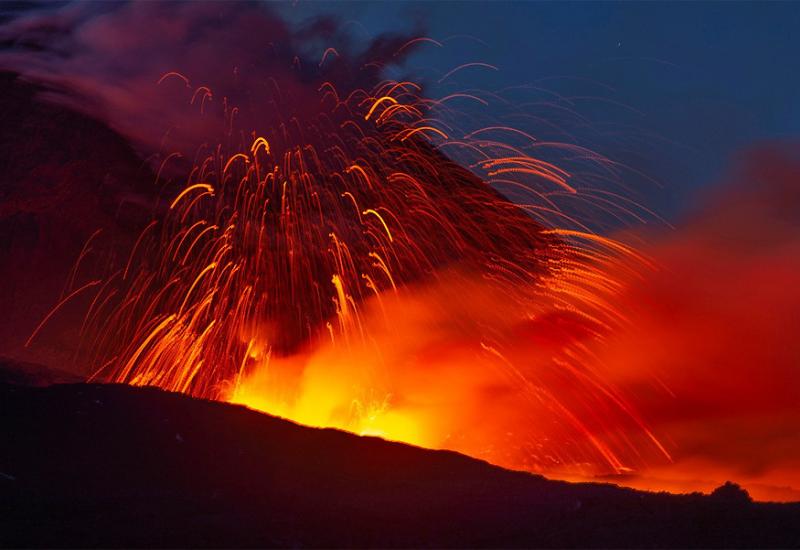 VIDEO | Etna počela izbacivati užarenu lavu