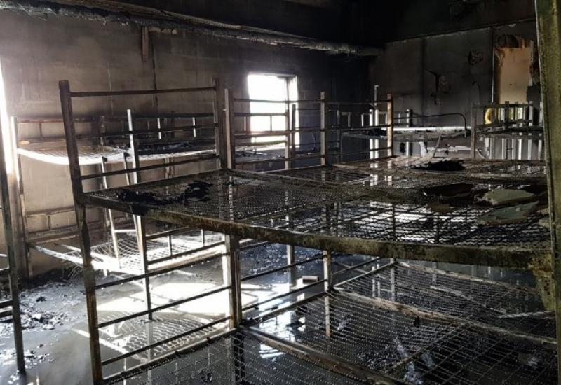 Požar u prihvatnom centru u Velikoj Kladuši - Električni rešo izazvao požar, ozlijeđena 32  migranta